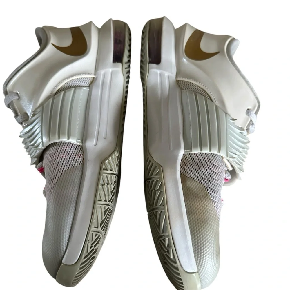 NIKE KD 7 AUNT PEARL SIZE 4 YOUTH